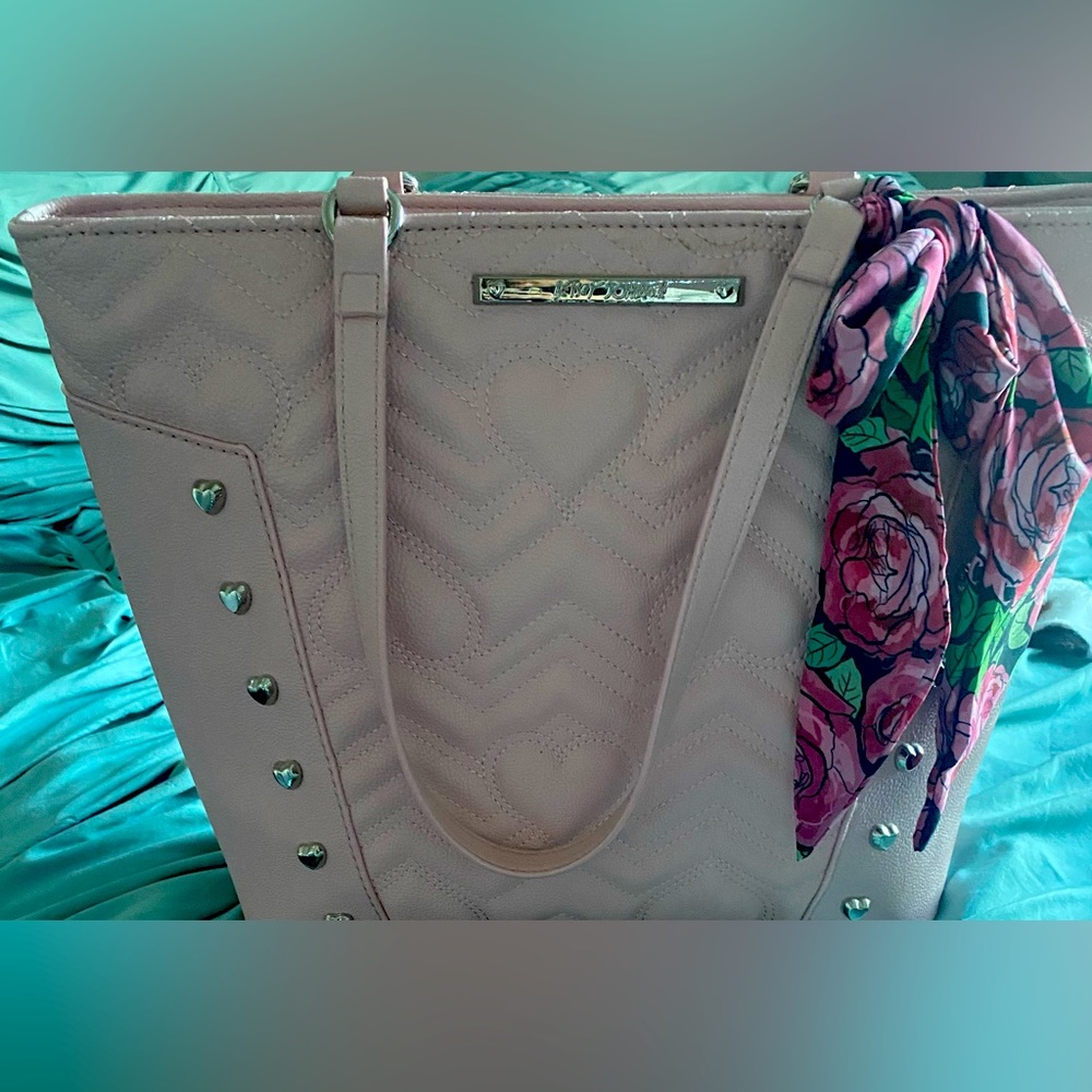 Betsy Johnson pink heart purse